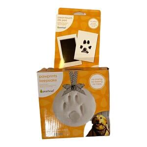 Pearhead's pawprint keepsake clay pet ornament and ink pad no mixing or baking